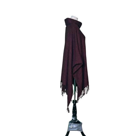 Vince Camuto burgundy turtle neck poncho One Size - Picture 14 of 14